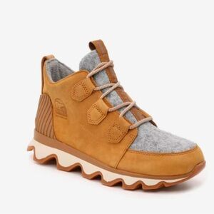 SOREL Kinetic Caribou Snow Boot